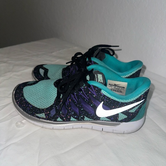 Nike Free running shoe. 6.5 - Picture 3 of 7